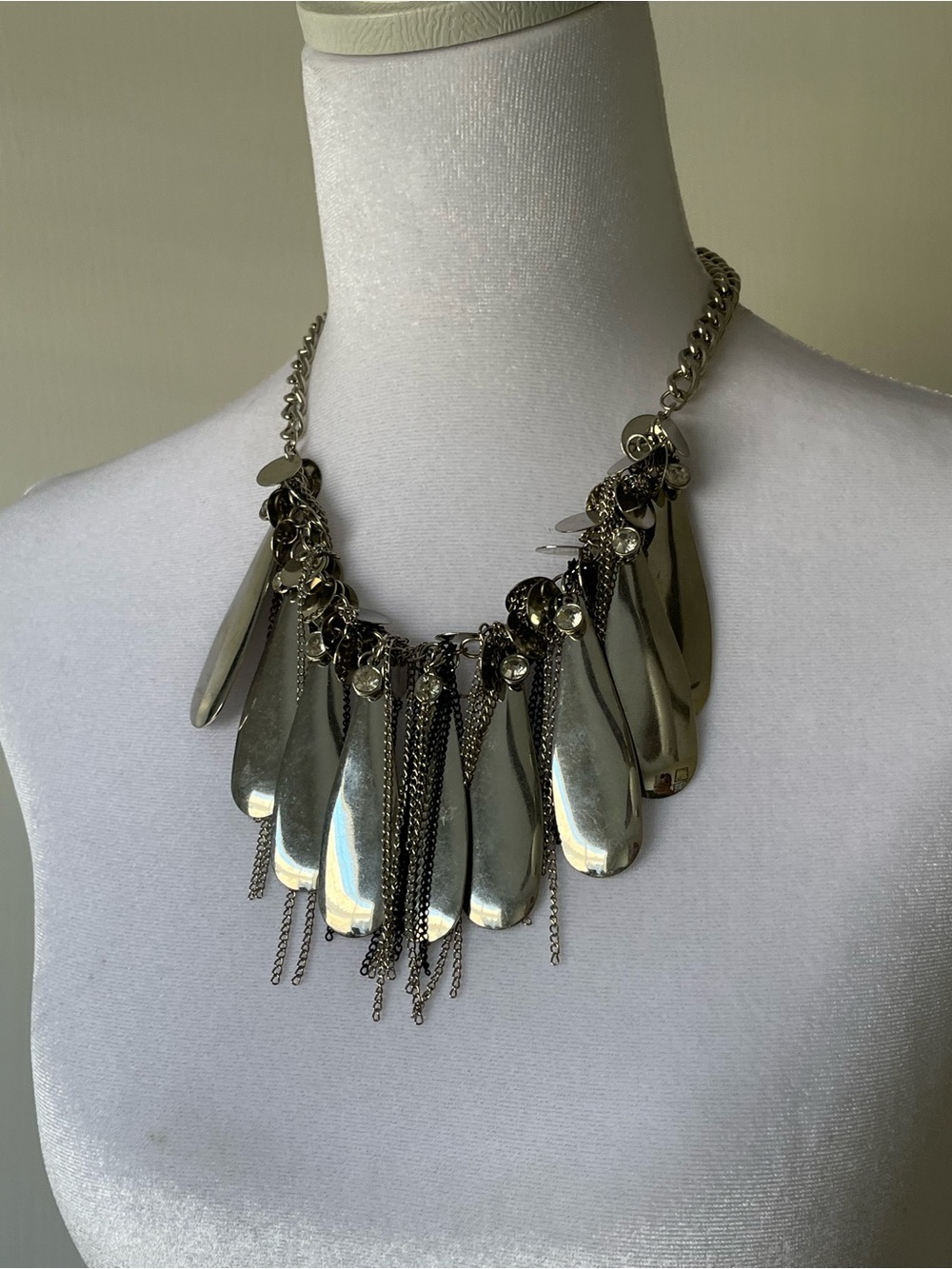 Napier Chunky  Silver Tone Chain Rhinestone Tassel Fringe Necklace Collar